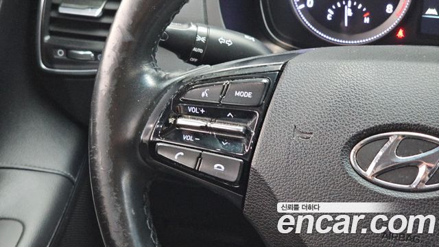 Hyundai Grandeur 2018 — photo 15