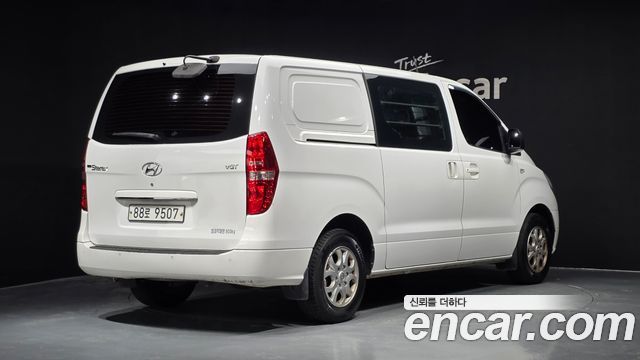 Hyundai Starex 2015 — photo 2