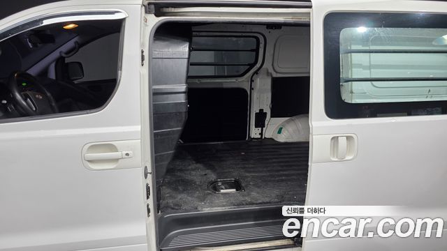 Hyundai Starex 2015 — photo 11