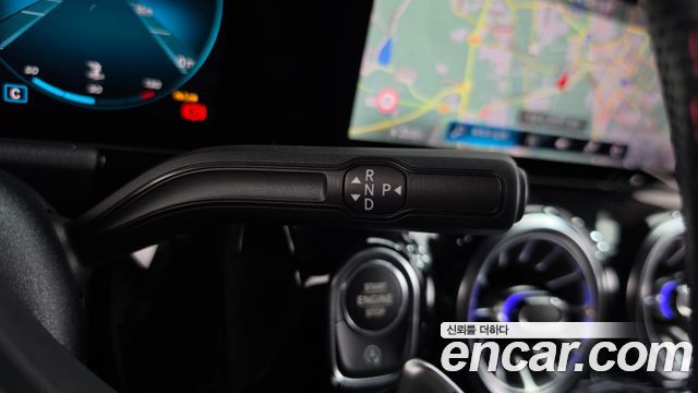Mercedes-Benz GLA-Class 2022 — photo 12