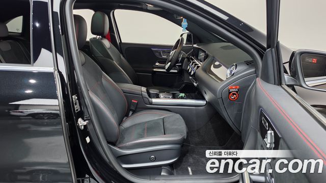 Mercedes-Benz GLA-Class 2022 — photo 16