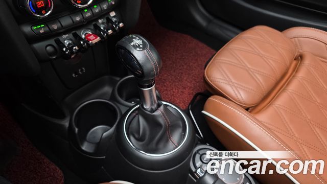 Mini Cooper Convertible 2018 — photo 9