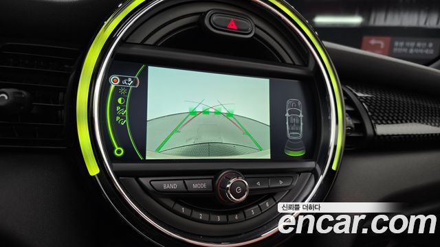 Mini Cooper Convertible 2018 — photo 15