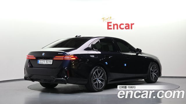 BMW 5-Series 2024 — photo 2