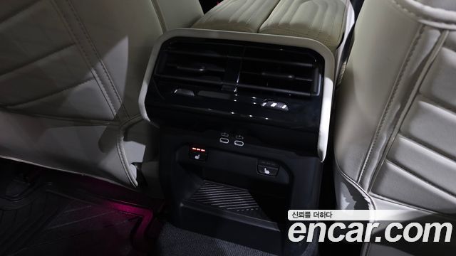 BMW 5-Series 2024 — photo 24