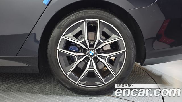 BMW 5-Series 2024 — photo 7