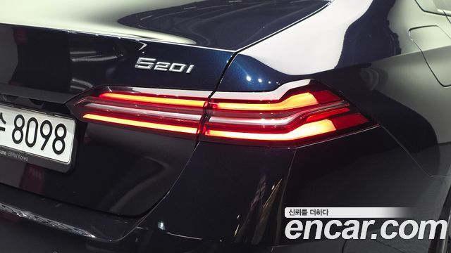 BMW 5-Series 2024 — photo 9
