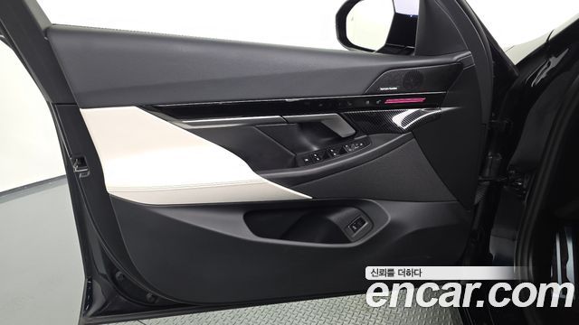 BMW 5-Series 2024 — photo 14