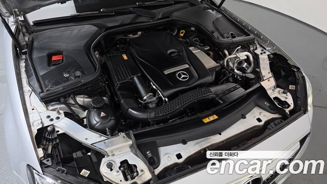 Mercedes-Benz E-Class 2017 — photo 6