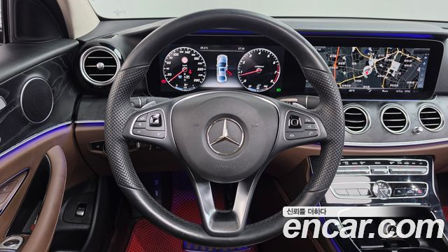 Mercedes-Benz E-Class 2017 — photo 13