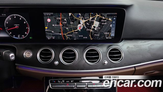 Mercedes-Benz E-Class 2017 — photo 15