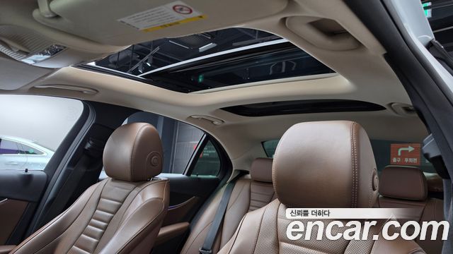 Mercedes-Benz E-Class 2017 — photo 19