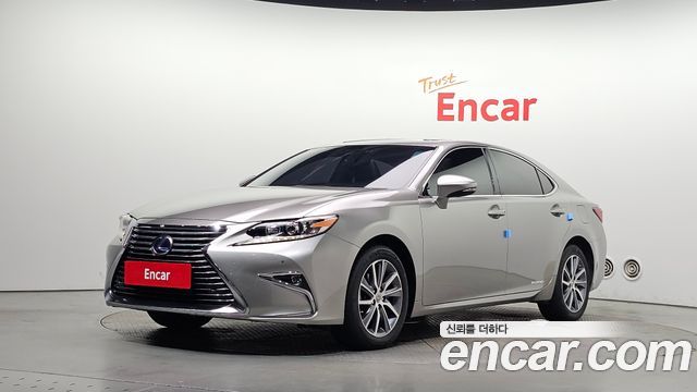 Lexus ES 2016 — photo 1
