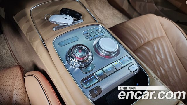 Genesis G90 2022 — photo 9