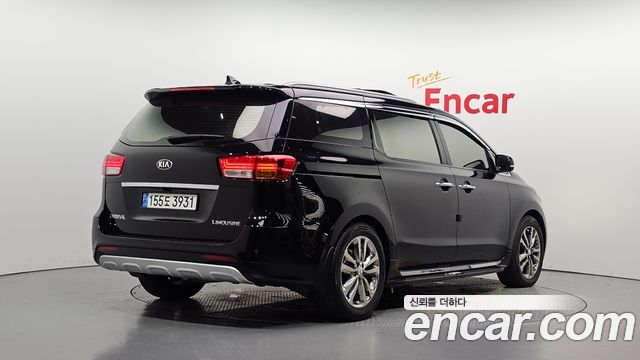 Kia Canival 2017 — photo 2
