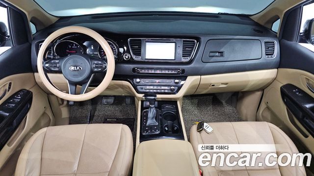 Kia Canival 2017 — photo 10