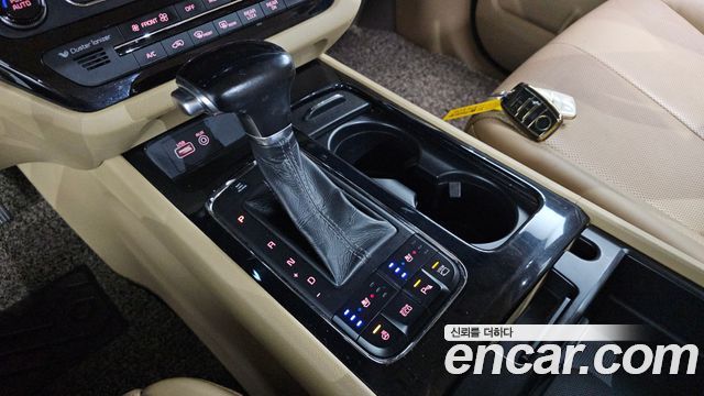 Kia Canival 2017 — photo 12