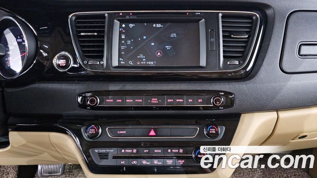 Kia Canival 2017 — photo 18
