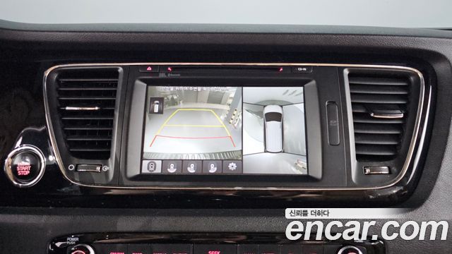 Kia Canival 2017 — photo 20