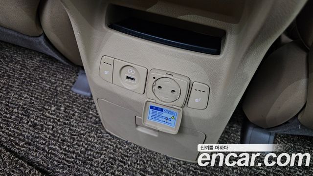 Kia Canival 2017 — photo 21