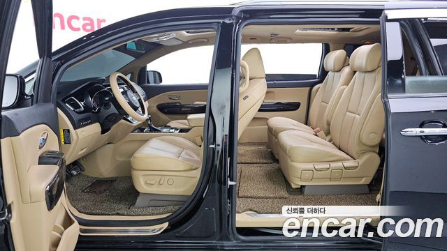 Kia Canival 2017 — photo 23