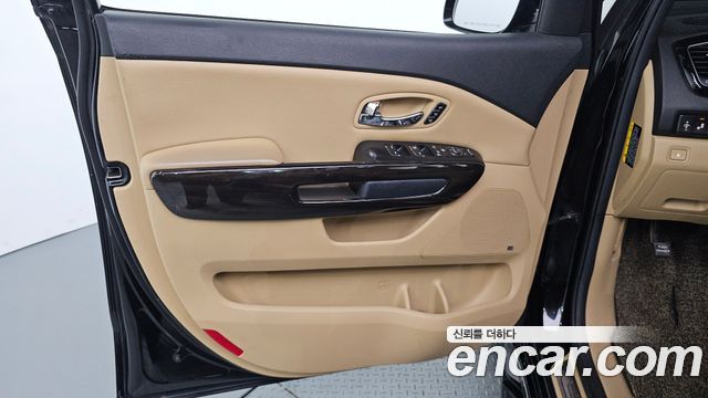 Kia Canival 2017 — photo 14