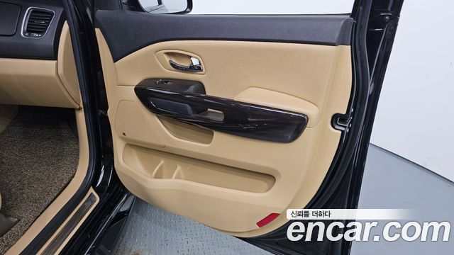 Kia Canival 2017 — photo 15