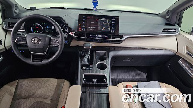 Toyota Sienna 2023 — photo 10