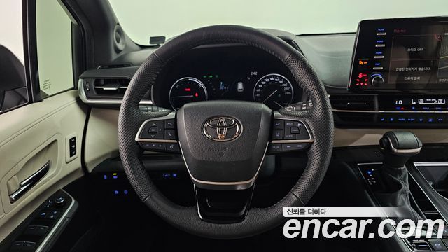 Toyota Sienna 2023 — photo 18