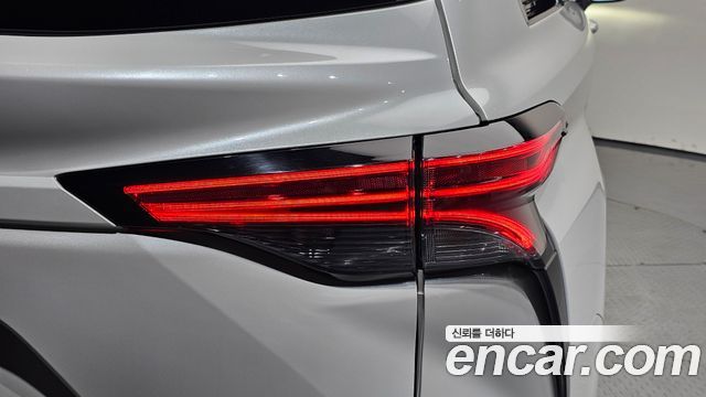 Toyota Sienna 2023 — photo 9