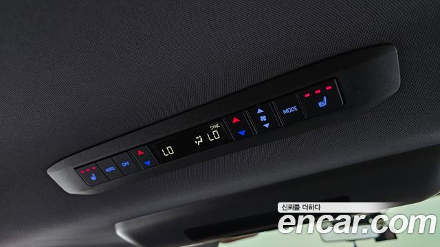 Toyota Sienna 2023 — photo 35