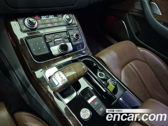Audi A8 2015 — photo 8