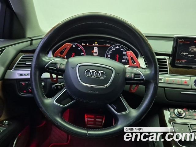 Audi A8 2015 — photo 9
