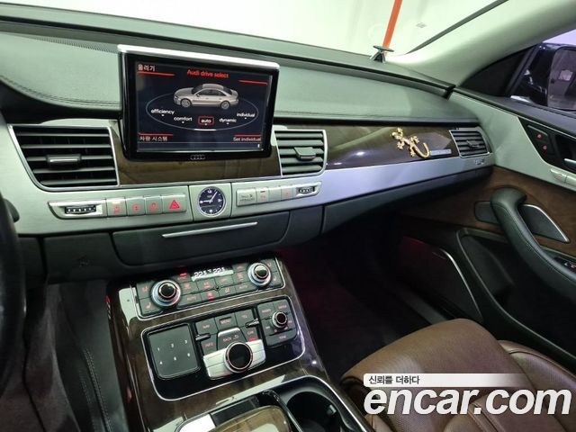 Audi A8 2015 — photo 10
