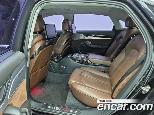 Audi A8 2015 — photo 12