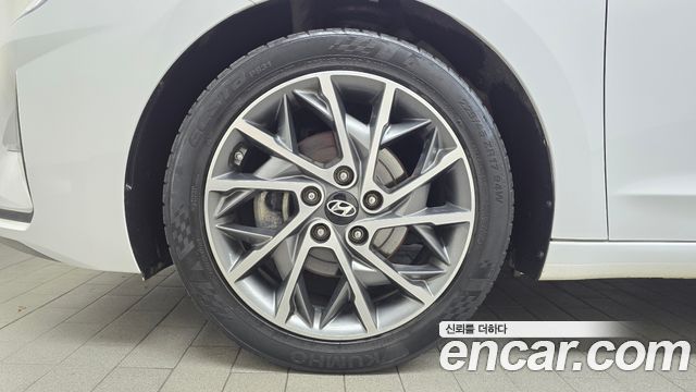 Hyundai AVANTE 2019 — photo 5