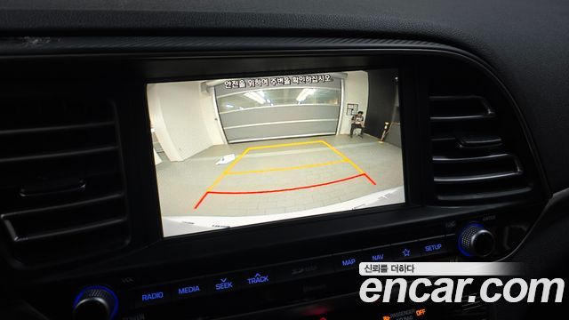 Hyundai AVANTE 2019 — photo 15