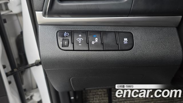 Hyundai AVANTE 2019 — photo 17