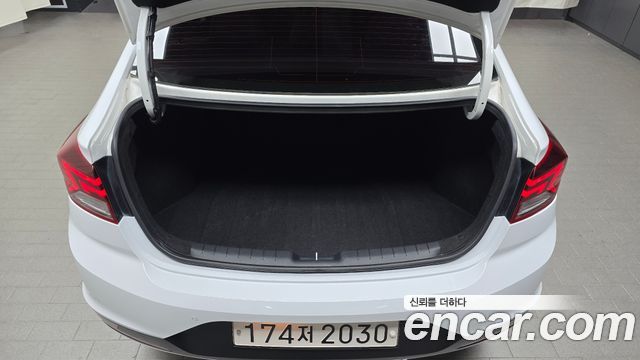 Hyundai AVANTE 2019 — photo 20