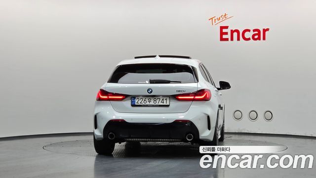 BMW 1-Series 2024 — photo 4