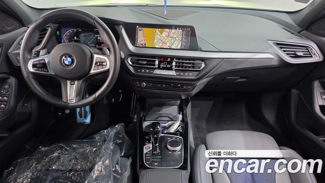 BMW 1-Series 2024 — photo 10