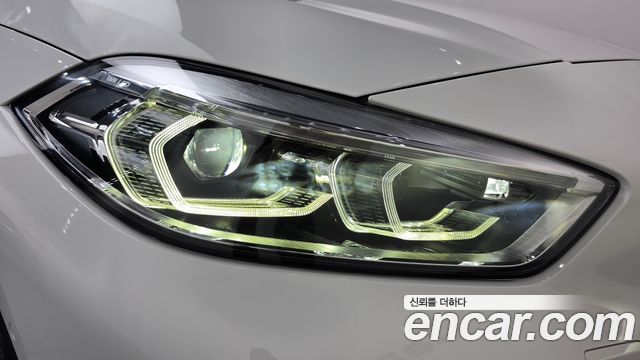 BMW 1-Series 2024 — photo 8