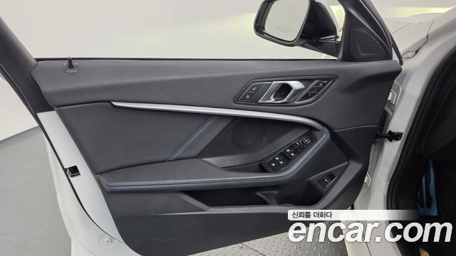 BMW 1-Series 2024 — photo 14