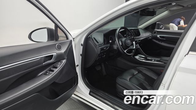 Hyundai Sonata 2022 — photo 13