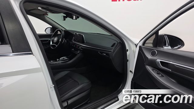 Hyundai Sonata 2022 — photo 17