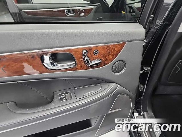 Hyundai Equus 2010 — photo 14