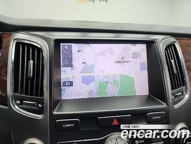Hyundai Equus 2010 — photo 15