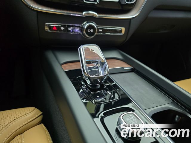 Volvo XC60 2024 — photo 9