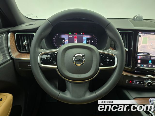 Volvo XC60 2024 — photo 13