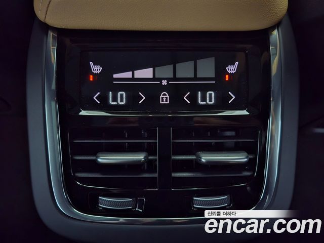 Volvo XC60 2024 — photo 18